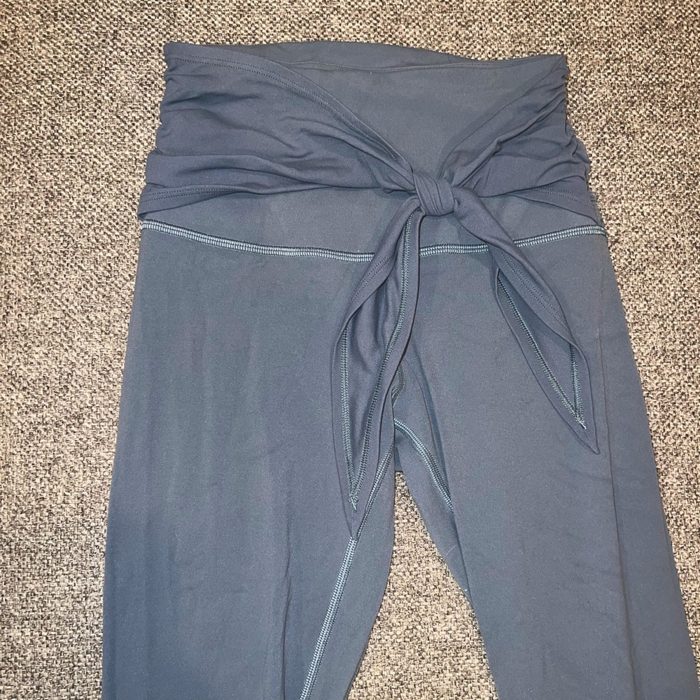 Lululemon align legging wrap waist size 4 blue charcoal